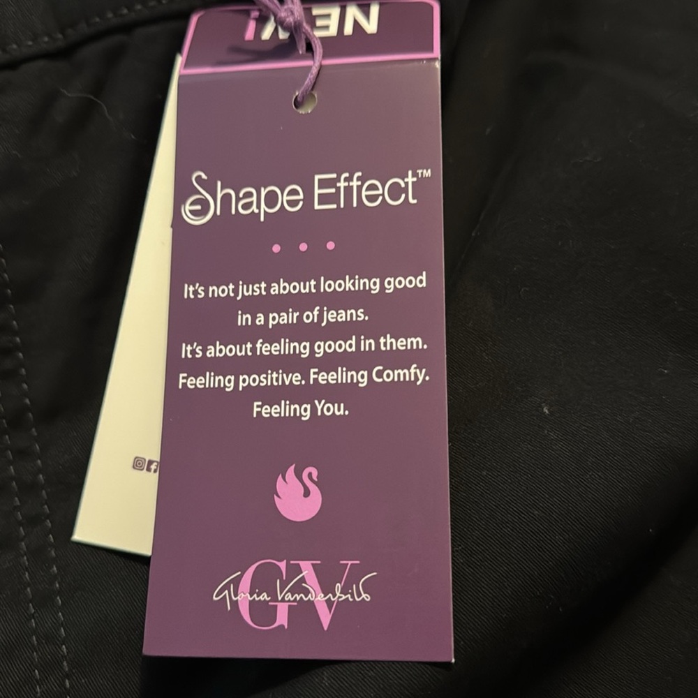 Gloria Vanderbilt Shorts Plus 24W - Picture 6 of 10
